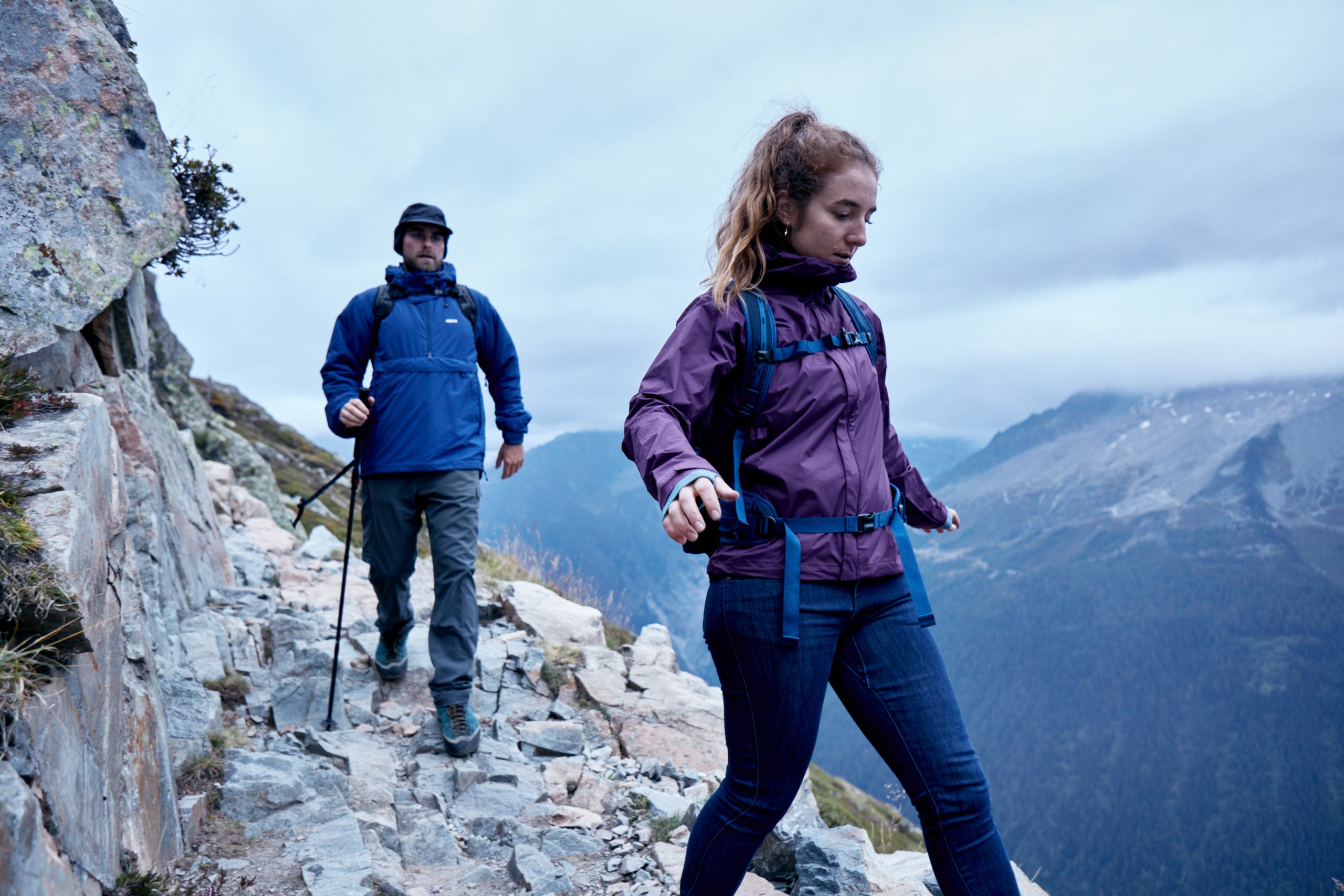 Exactly What To Wear Hiking All Year Long For Everyone - The Happiness  Function