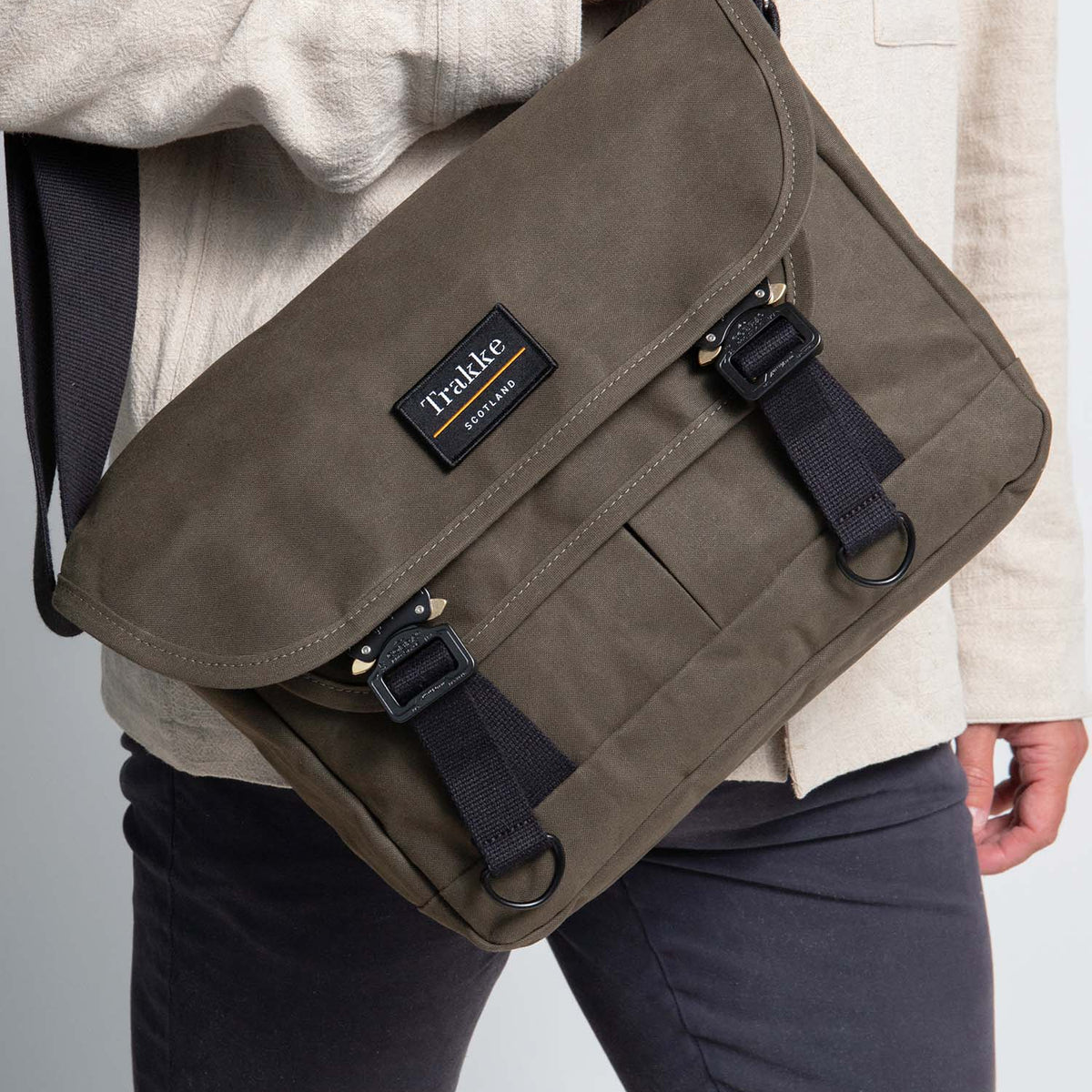 Trakke Bairn Messenger