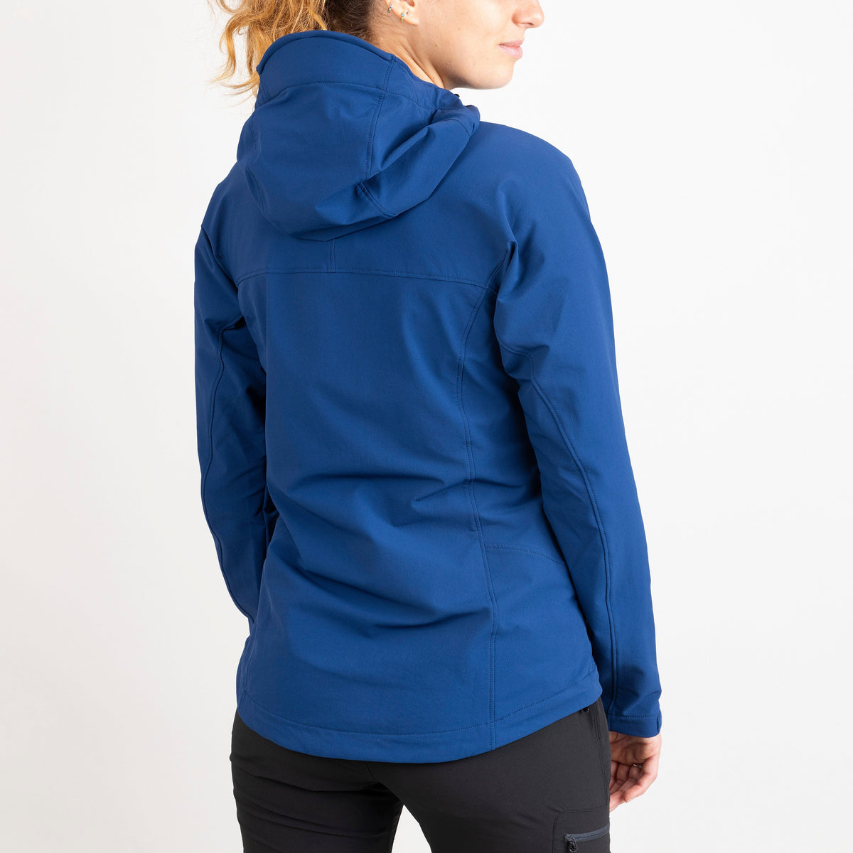 alpkit womens resolute softshell jacket in memo blue back