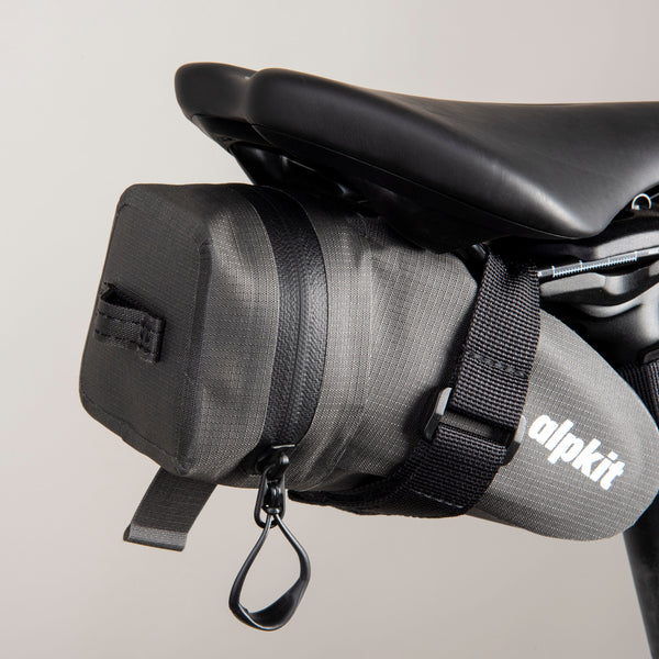 timbuk2 under seat bag Tandem Bicycle Pannier, Jet Black : Clothing, Shoes & Jewelry enhanced with modern upgrades Underseat Carry-On Travel Bags |
