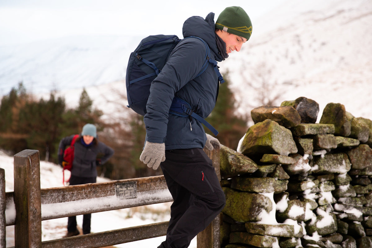 Alpkit presta 25 pack - action - closed