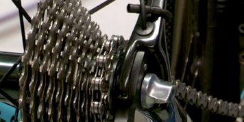 Essential bike maintenance - How to deal with a broken rear derailleur whilst out riding