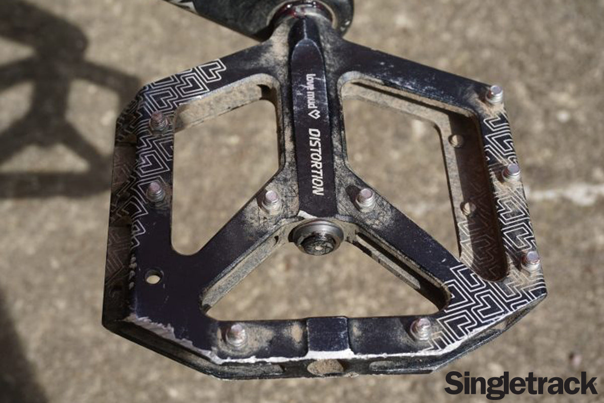 Singletrack Test Out the Love Mud Distortion Pedals