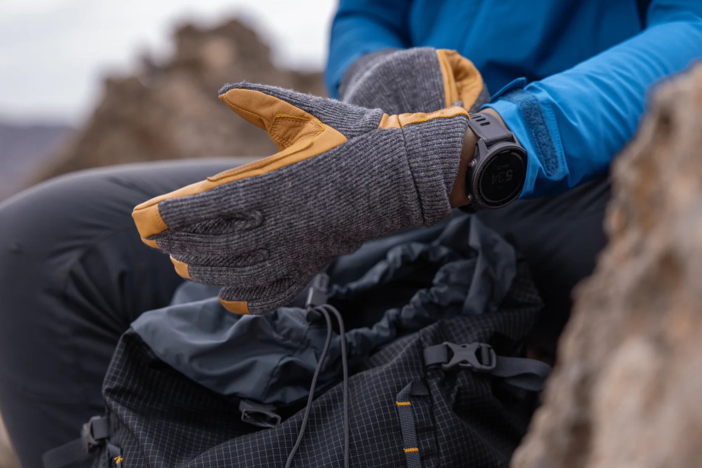 Cosy UK hillwalking gloves