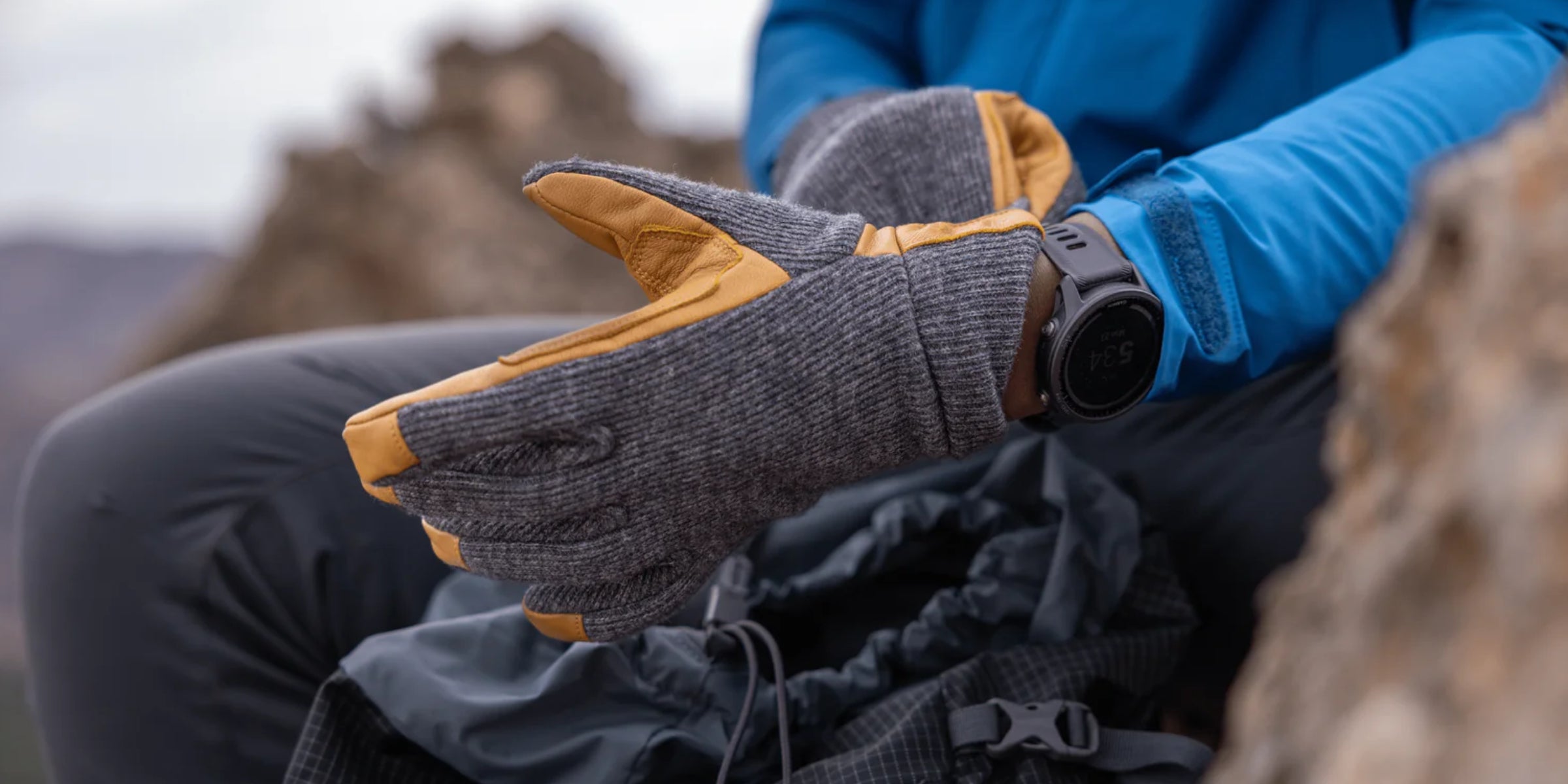 Warm hill walking gloves