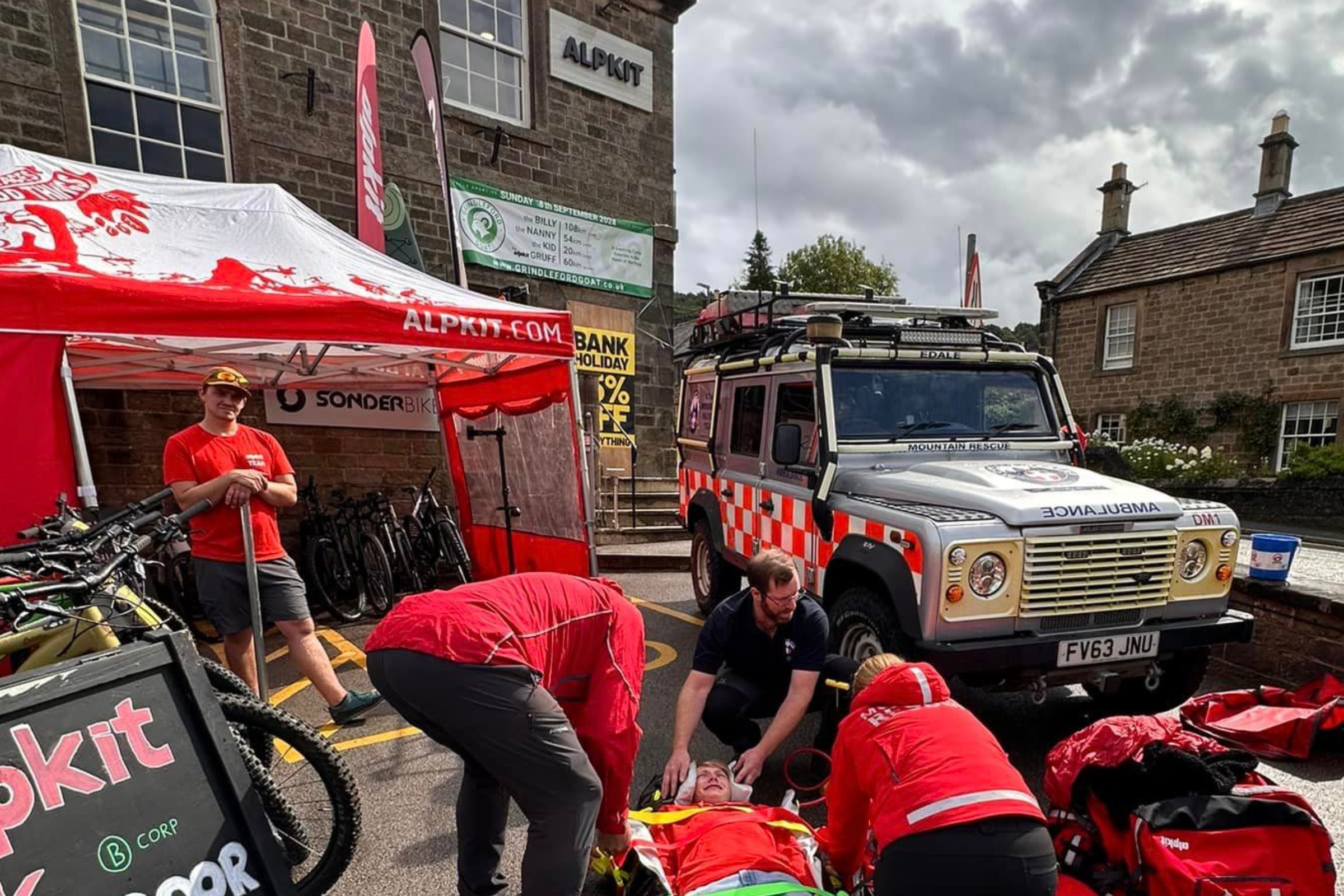 Edale MRT team at work