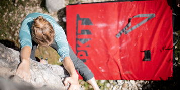 Trousers for climbing and bouldering