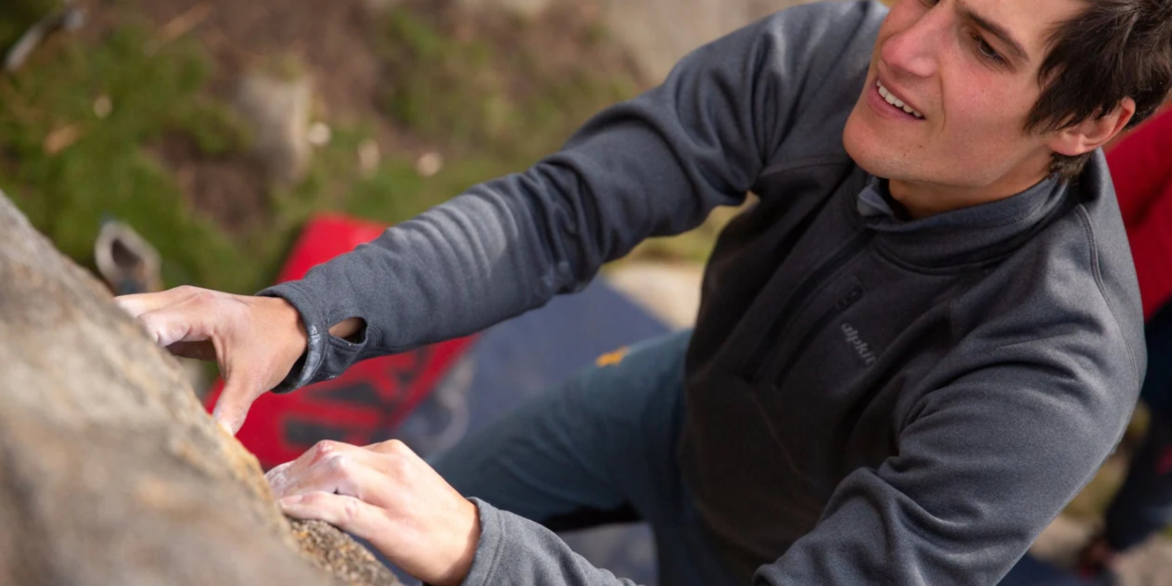 Bouldering in a versatile mid layer fleece