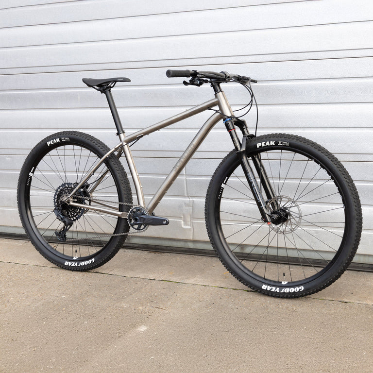 Broken Road Ti / Medium