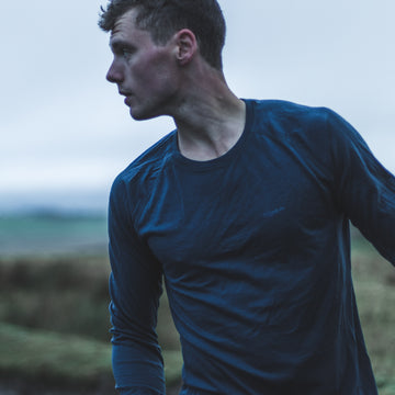 These are the best Baselayers for hiking, running and cycling Merino and  Synthetic