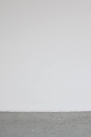 Video of man wearing a Trakke Banana crossbody bag in Olive. Fanny pack. Dry-finish waxed canvas. 2 litre capacity, 2L