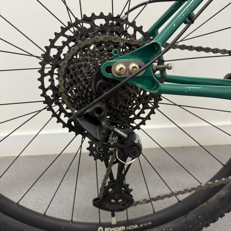 Broken Road St / Medium