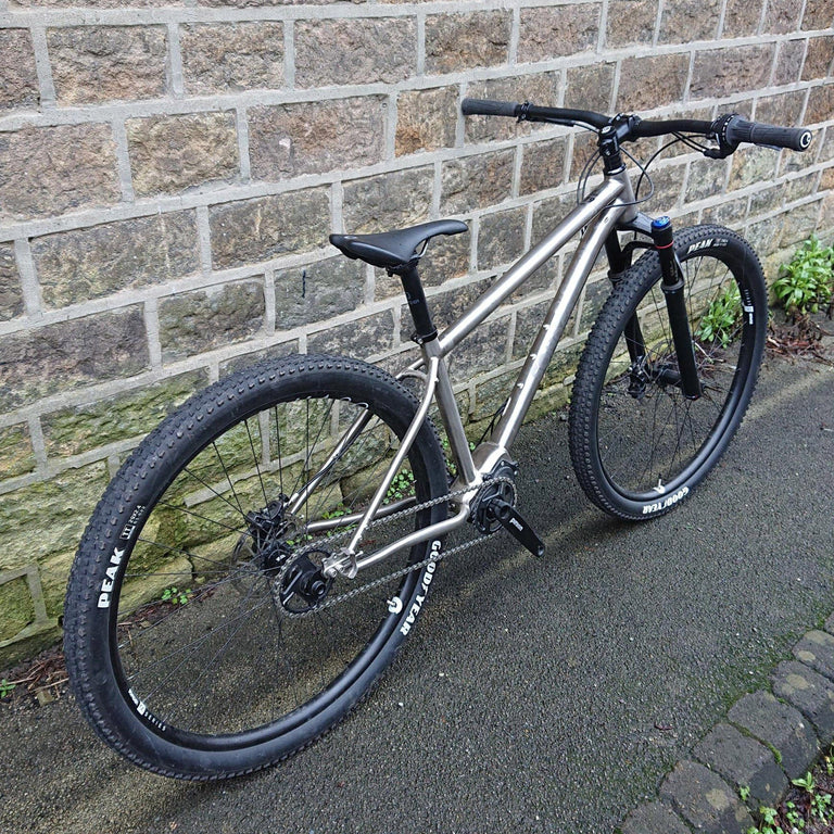 Broken Road Ti / Small