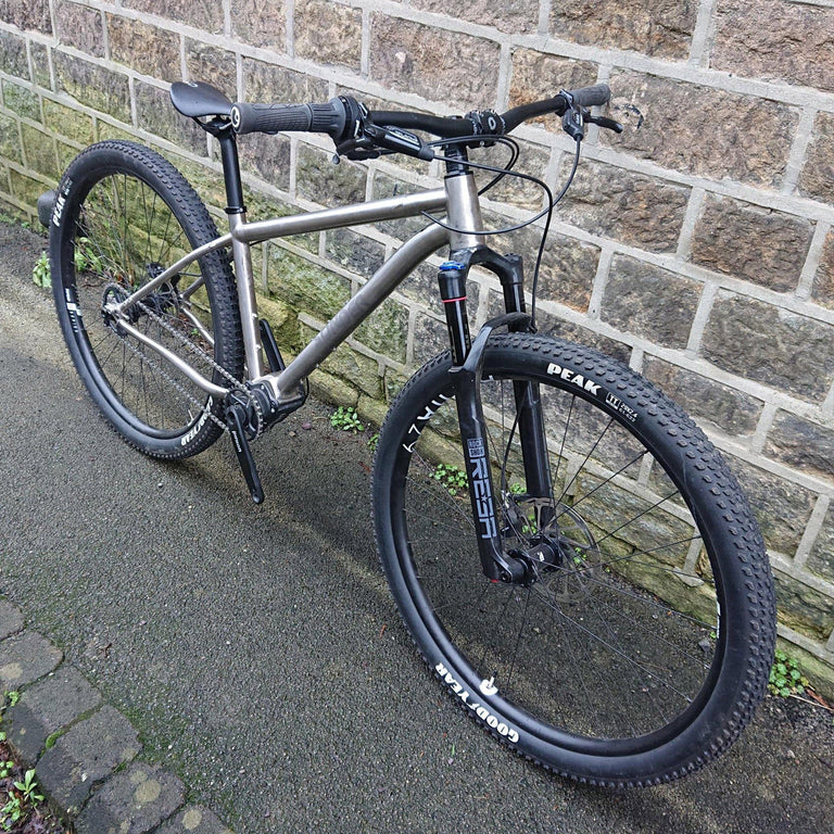 Broken Road Ti / Small