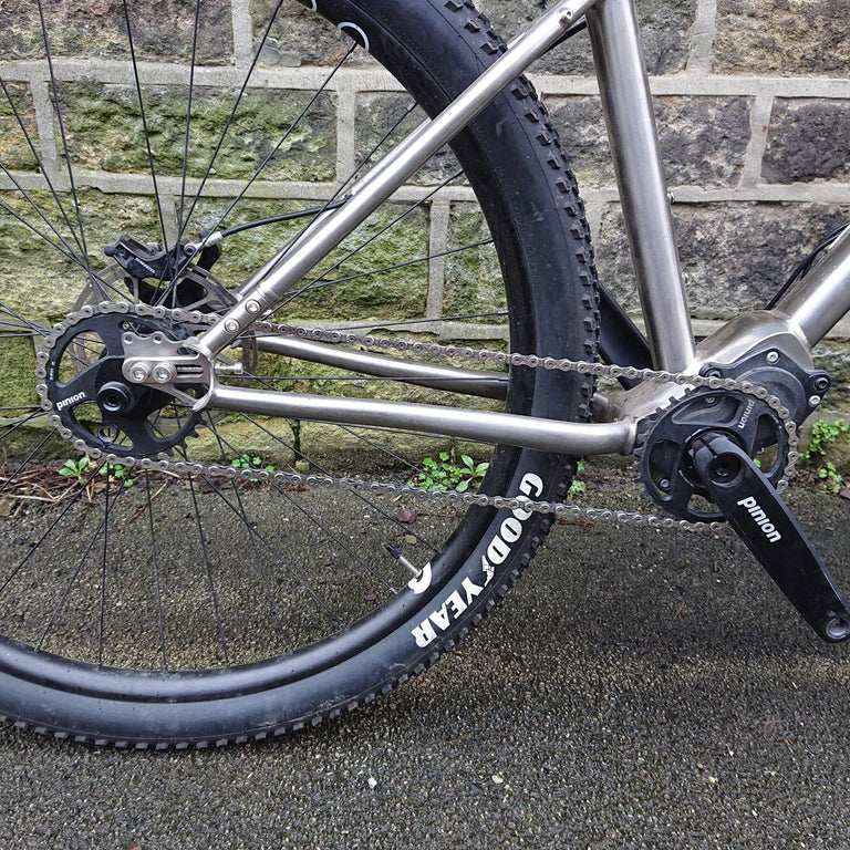 Broken Road Ti / Small