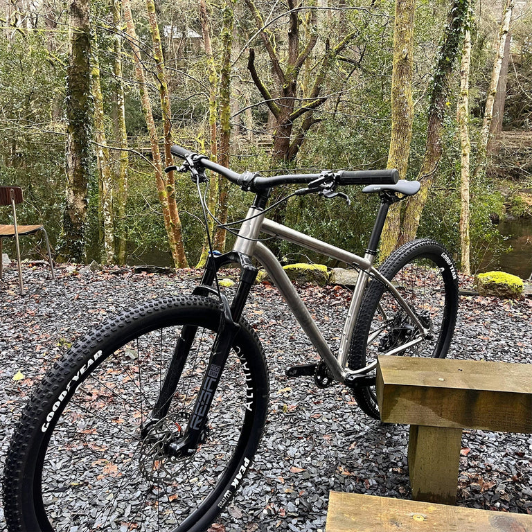 Broken Road Ti / Medium