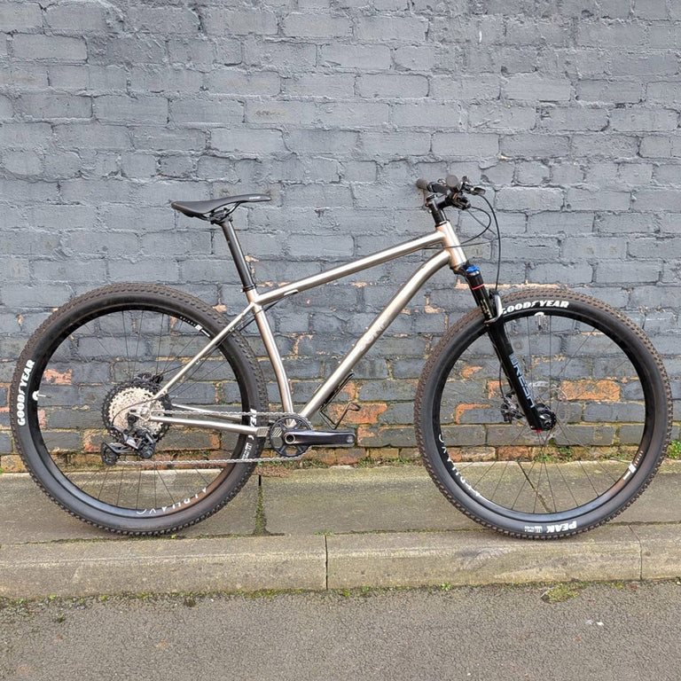 Broken Road Ti / Medium