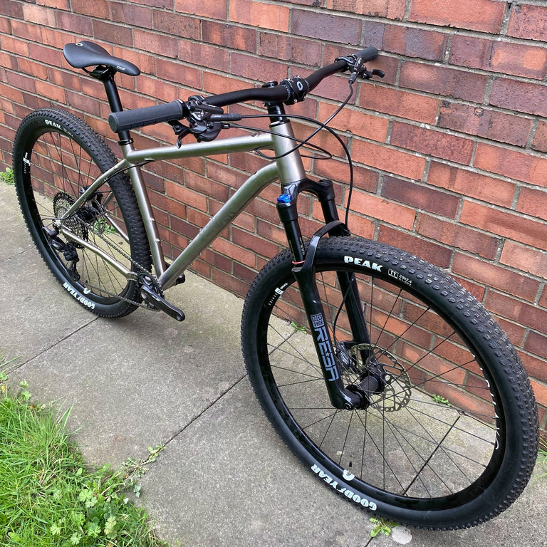 Broken Road Ti / Medium