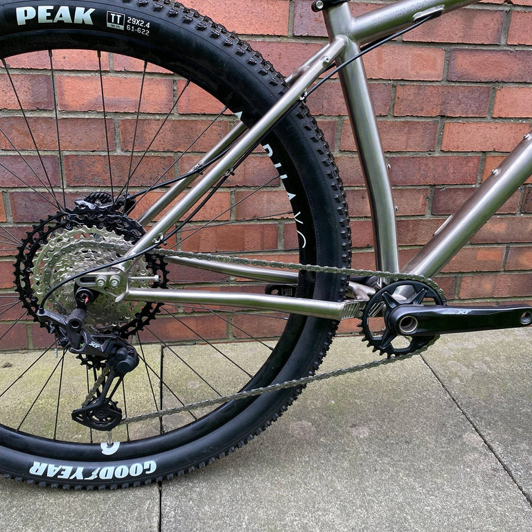 Broken Road Ti / Medium