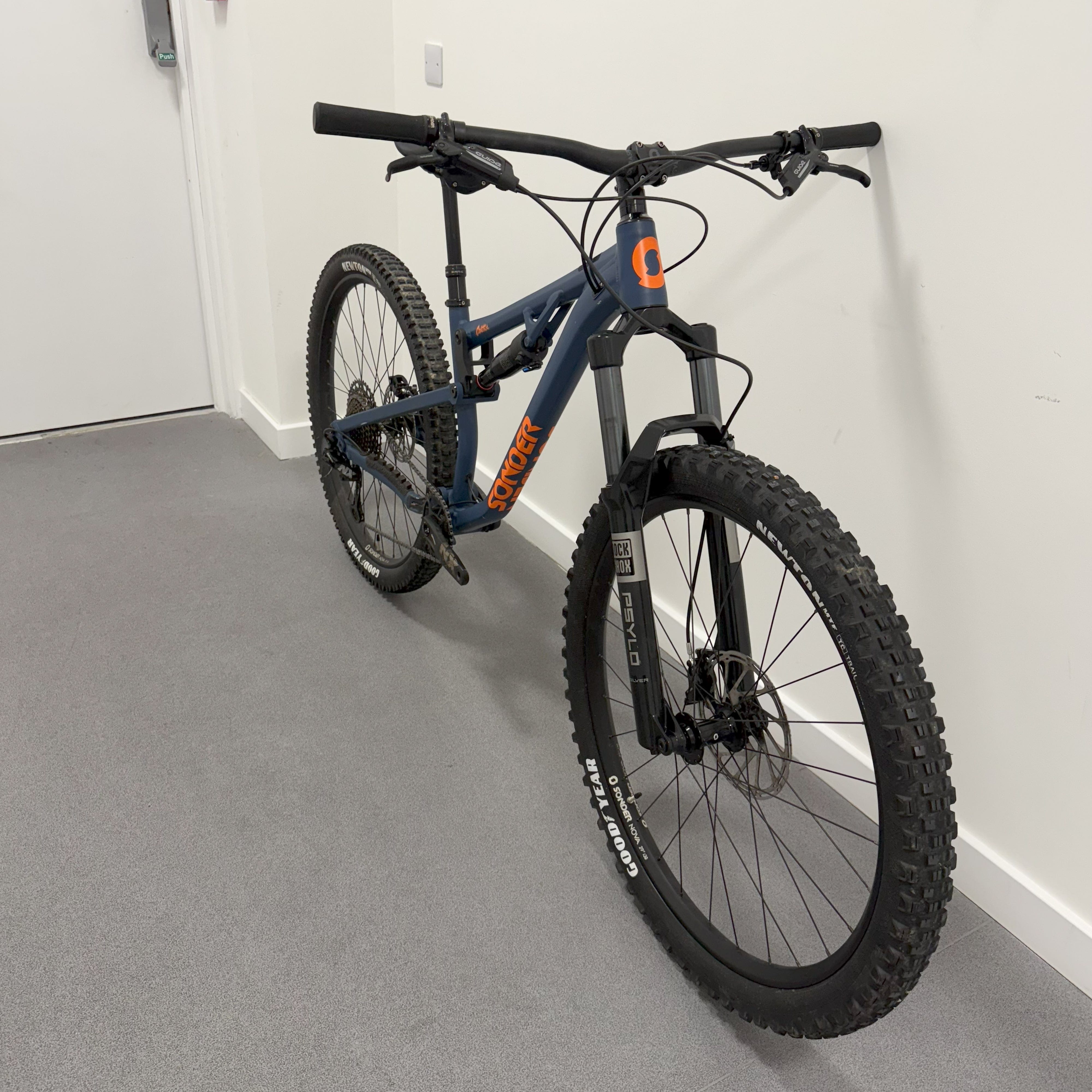 Clearance Sonder Cortex NX Eagle Short travel 29er Medium