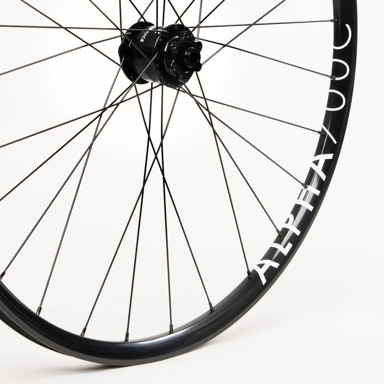 Sonder Alpha 700c Dynamo Wheelset