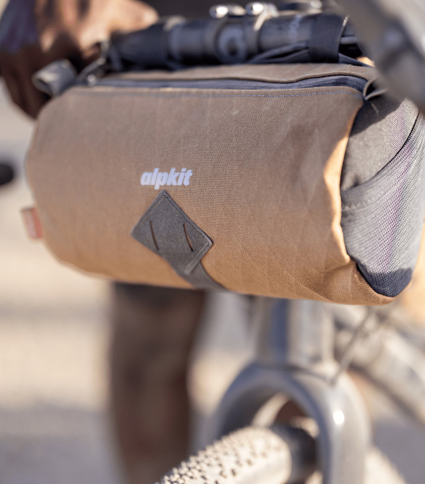 Toploader 4L Canister Handlebar Bag