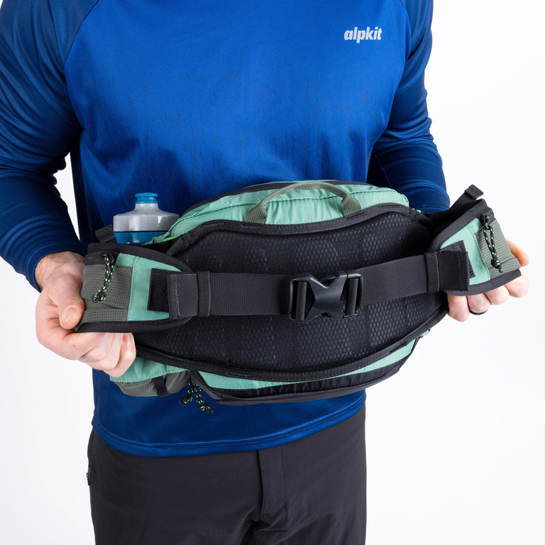 Vora 6L hip pack waist belt inside view