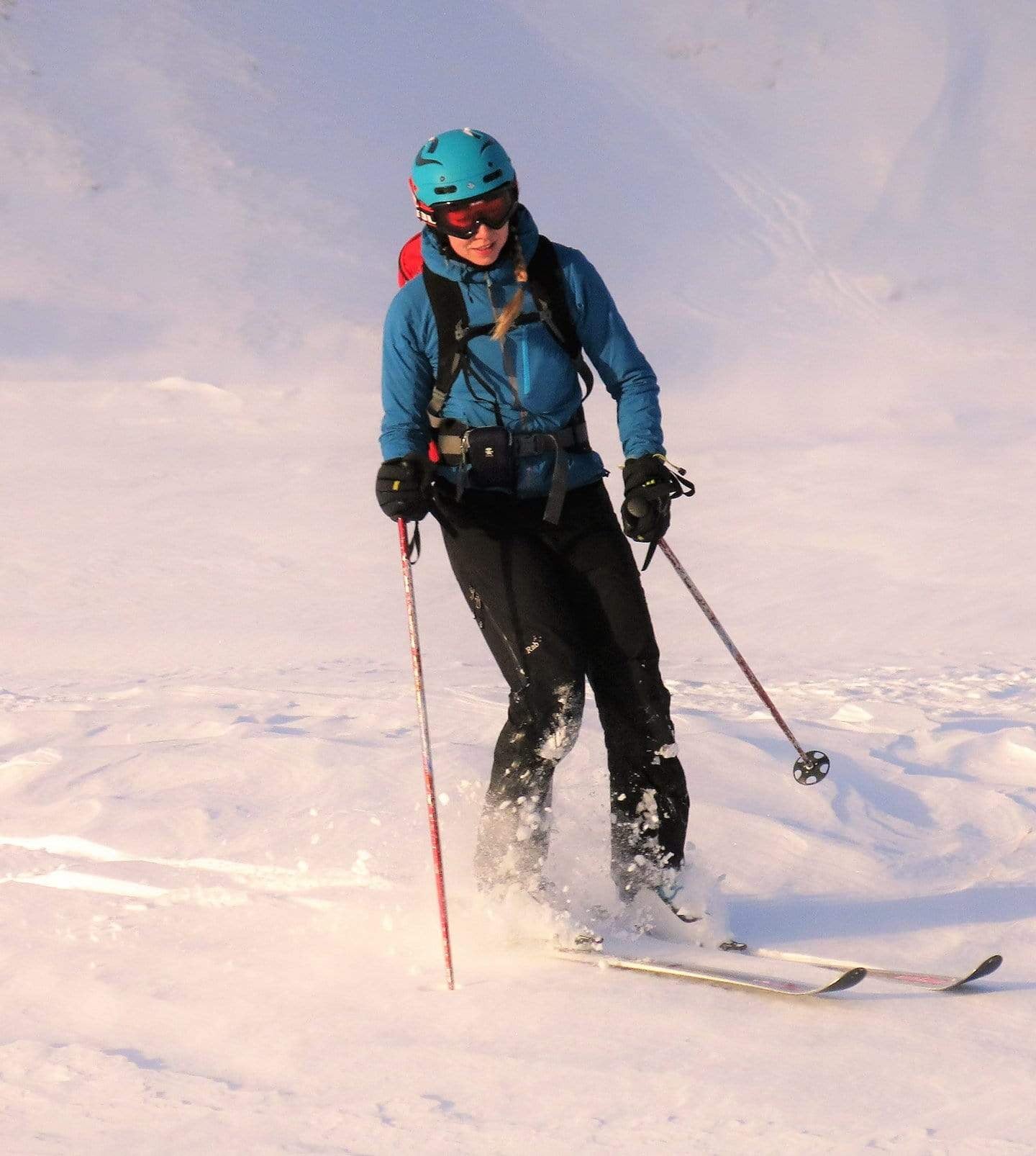 TCAKMORPW womens-morphosis-hybrid-fleece - action - closed