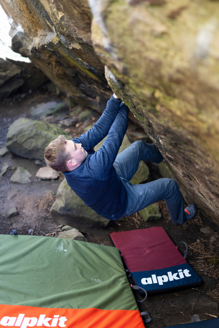 alpkit thud bouldering mat taco style boulder pad - action