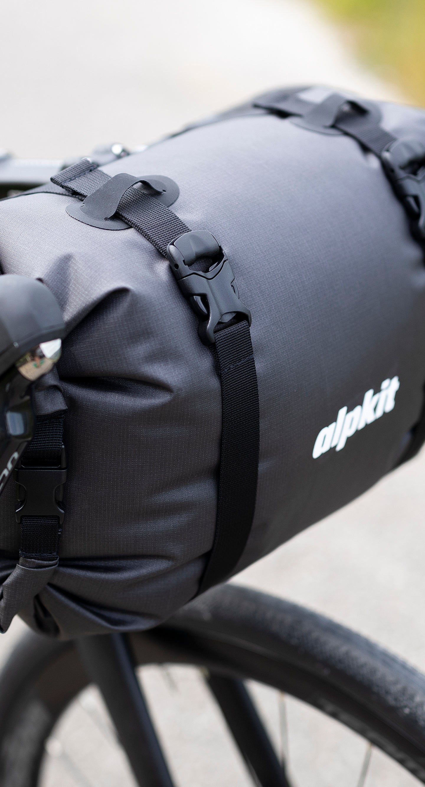 Deluge 20L Lightweight Large Waterproof Handlebar Bag