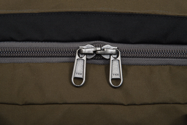 idaho 50 waxed cotton duffle bag in kelp zip