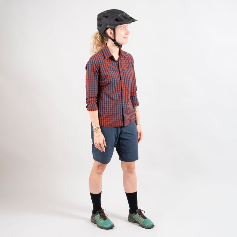 alpkit womens kanza shirt for gravel riding and bikepacking in brick red outift - closed