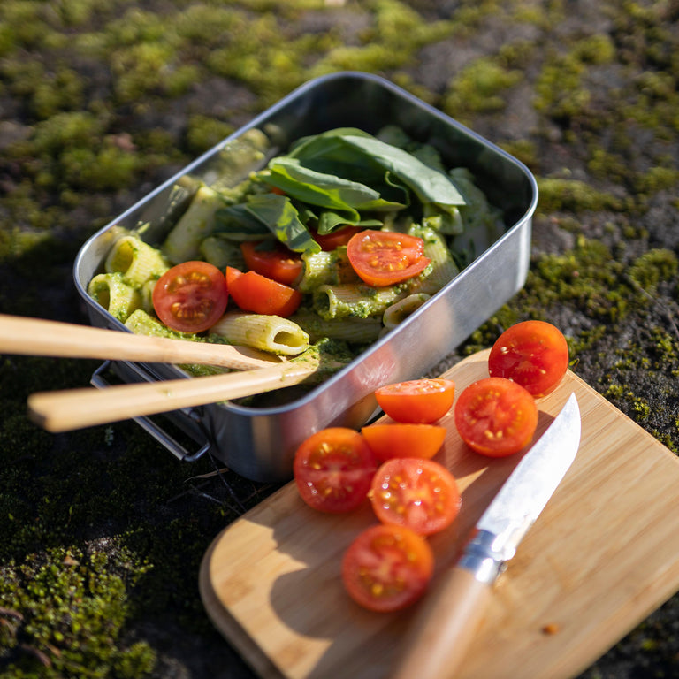 alpkit snap 1200 bamboo lid mes tin chopping board