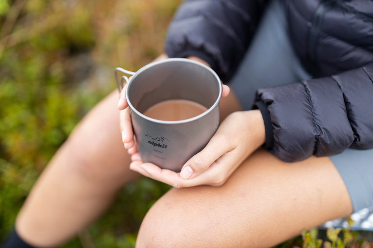 alpkit mytimug 600 titanium cooking pot - action