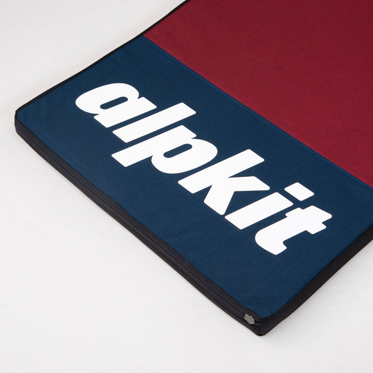 alpkit wafer sit start bouldering mat boulder pad logo detail