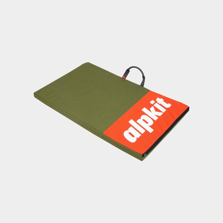 alpkit wafer sit start bouldering mat boulder pad in martini - closed