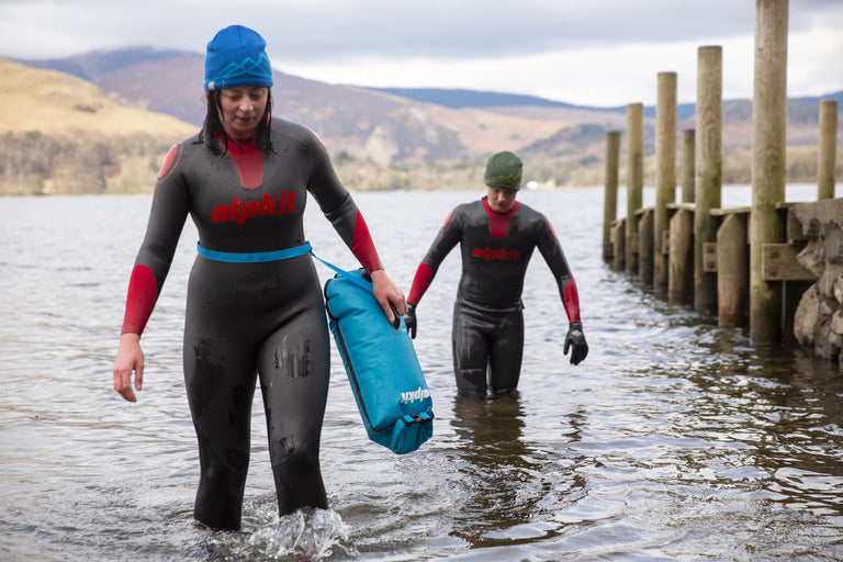 womens Lotic outdoor swimming wetsuit - action